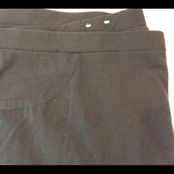 Woman’s embroidered leggings - Picture 3 of 5